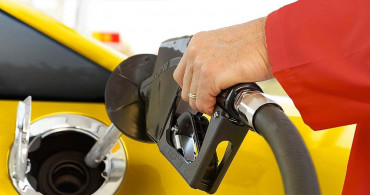 Torba yasadan akaryakıta görülmemiş indirim! 16 Mayıs benzin, motorin, LPG fiyatı belli oldu