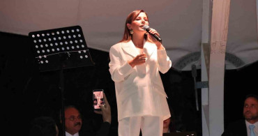 Tortum şelalesi festivalinde renkli ve coşkulu anlar yaşandı
