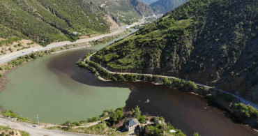 Torul Baraj Gölü'nde Alg Patlaması: Su Yüzeyi Koyu Kahverengiye Dönüştü