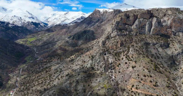 Torul'un Gizemli Su Kaynakları: Gülaçar Köyünde Mevsimsel Doğa Olayı
