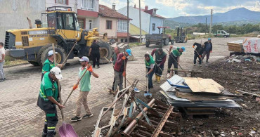 Tosya Belediyesi oto sanayi bölgesinde çevre temizliği gerçekleştirdi