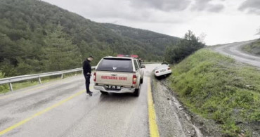 Tosya'da Kontrolden Çıkan Otomobil Şarampole Uçtu