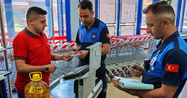 Tosya'da zabıta ekipleri marketlerde denetim gerçekleştirdi