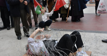 Trabzon'da Akademisyenden Gazze'ye Destek Eylemi