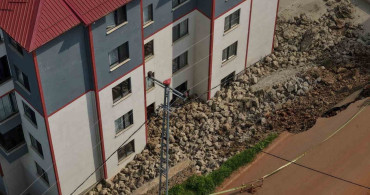 Trabzon'da çöken duvar, büyük bir faciayı önledi