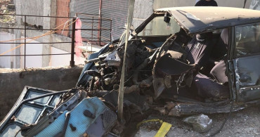 Trabzon'da Kontrolsüz Hareket Eden Kamyon Devrildi