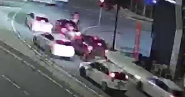 Trabzon'da Zincirleme Trafik Kazası: 4 Araç Çarpıştı