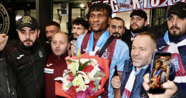 Trabzonspor'da Yeni Transfer: Chibuike Nwaiwu Trabzon'a Geldi