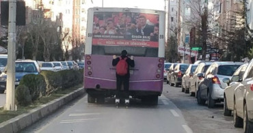 Trafiktekilerin Yüreğini Ağzına Getirdi!