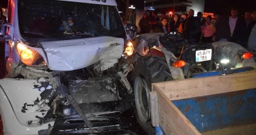 Traktör ve Çekici Kamyonet Çarpıştı: 3 Yaralı