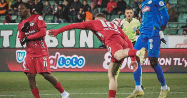 Trendyol Süper Lig: Çaykur Rizespor 0 - Gaziantep FK 1 (İlk Yarı)