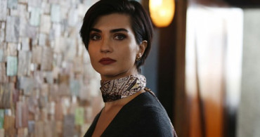 Tuba Büyüküstün Ve Umut Evirgen El Ele Görüntülendi