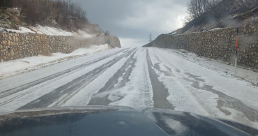 Tunceli'de Dolu Yağışı Sürücülere Zor Anlar Yaşattı