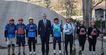 Tunceli'de Yeşilay Rafting Şampiyonası düzenlendi