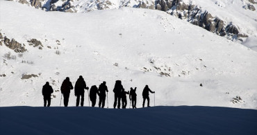 Tunceli'de Zorlu Kış Tırmanışları