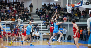 Turgutlu Belediyesi Kadın Basketbol Takımı Finalde Öne Geçti