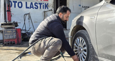 Turgutlu'da Sökülen Tır Lastiği Yola Fırladı
