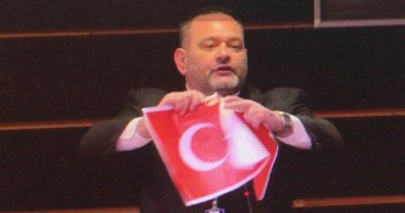 Türk Bayrağı'nı Yırtan Yunan Vekil Tutuklandı