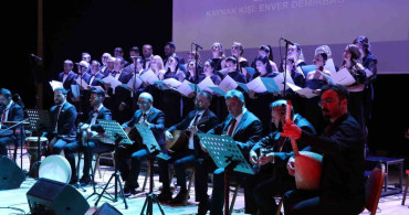 Türk Halk Müziği Korosu Tıp Bayramı'nda Sahne Aldı