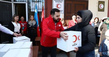 Türk Kızılay, Azerbaycan'da Ramazan Yardımlarını Dağıtıyor
