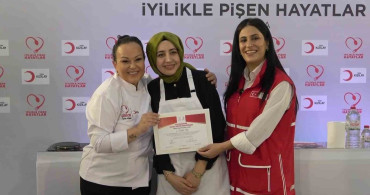 Türk Kızılay, Bursa'da Kadınlara Yönelik İyilikle Pişen Hayatlar Atölyesi Düzenledi