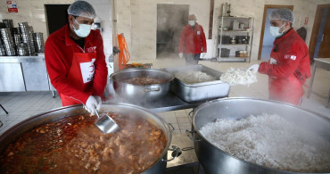 Türk Kızılay, Ramazan'da Doğu'daki İhtiyaç Sahiplerine Yardım Eli Uzatıyor