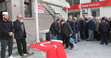 Türkeli'de Hacı Adaylarına Duygusal Uğurlama Töreni