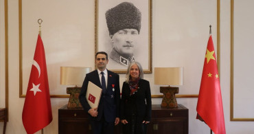 Türkiye Büyükelçisi Ünal, Çin Devlet Başkanı Şi'ye Güven Mektubunu Sunduk
