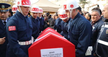Türkiye, Şehit Astsubay Kaplan'ı Son Yolculuğuna Uğurladı