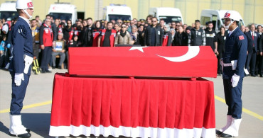 Türkiye Şehitlerini Uğurladı: Hava Uçak Bakım Astsubay Başçavuş Emrah Kuran Son Yolculuğuna Uğurlandı