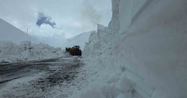 Türkiye'de Kar Rekoru: Kar Kalınlığı 4 Metreye Yaklaştı