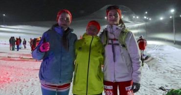 Türkiye'nin Dağ Kayağı Kadın Sporcularından Tarihi Başarı