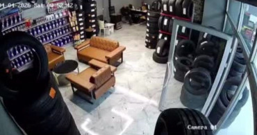 Tuşba'da 5.2 Büyüklüğünde Deprem Anı Kamerada