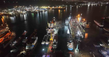 Tuzla'da Kuru Yük Gemisinde Yangın Çıktı
