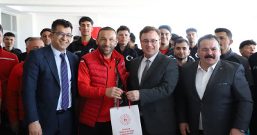 U23 İşitme Engelliler Milli Takımı'ndan Kütahya'da İlham Verici Buluşma