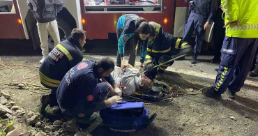 Uçurumdan Denize Düşen Araçta 3 Yaralı