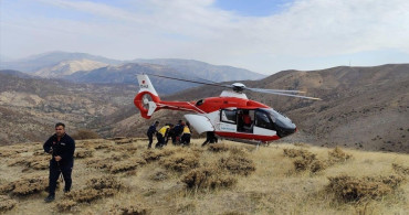 Uçurumdan Yuvarlanan Kişi Ambulans Helikopterle Hastaneye Ulaştırıldı