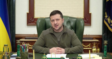 Ukrayna Devlet Başkanı Zelenskiy başkanlık ofisinden yapılan iddialara cevap verdi: Kiev'de kalıyorum, saklanmıyorum, korkmuyorum
