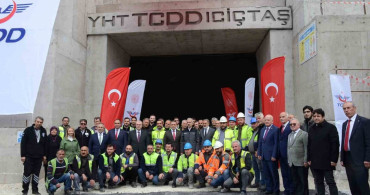 Ulaştırma Bakanı Uraloğlu T26 Tüneli'nde İncelemelerde Bulundu