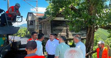 Ulubey’de sıcak asfalt ve beton yol çalışmaları devam ediyor