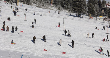 Uludağ'da Yoğun Kayak Sezonu