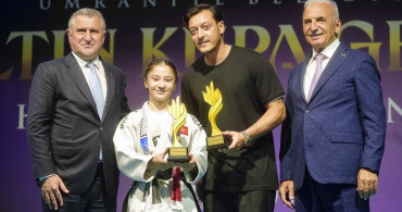 Ümraniye Belediyesi'nden Altın Kupa Gecesi Etkinliği