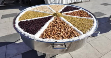 Ümraniye'de geleneksel aşure etkinliği düzenlendi