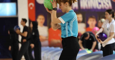 Ünilig bowling Türkiye şampiyonasında birinciler ödüllerini aldı