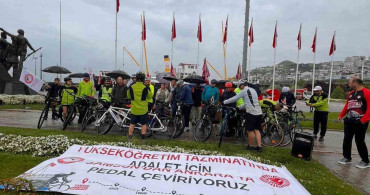 ÜNİPERSEN'den Bisikletli Eylem: Yükseköğretim Tazminatı İçin Pedal Çeviriyorlar