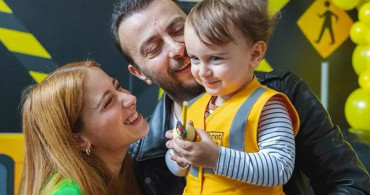 Ünlü Oyuncu Hazal Kaya ve Eşi Ali Atay Hayranlarını Üzecek O Haberi Sosyal Medyadan Duyurdu