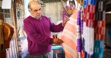 Unutulmaya Yüz Tutan Dokumacılığı Evinde Yaşatıyor