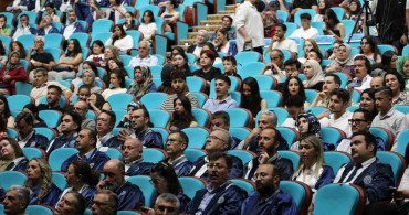Uşak Üniversitesi mezunlarını mesleki yaşama uğurladı