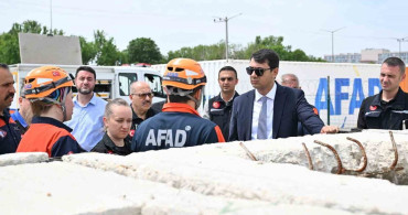 Uşak Valisi Kartal, AFAD'ı Ziyaret Etti