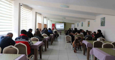 Uşak'ta Buzağı Kayıplarını Azaltma Eğitimi